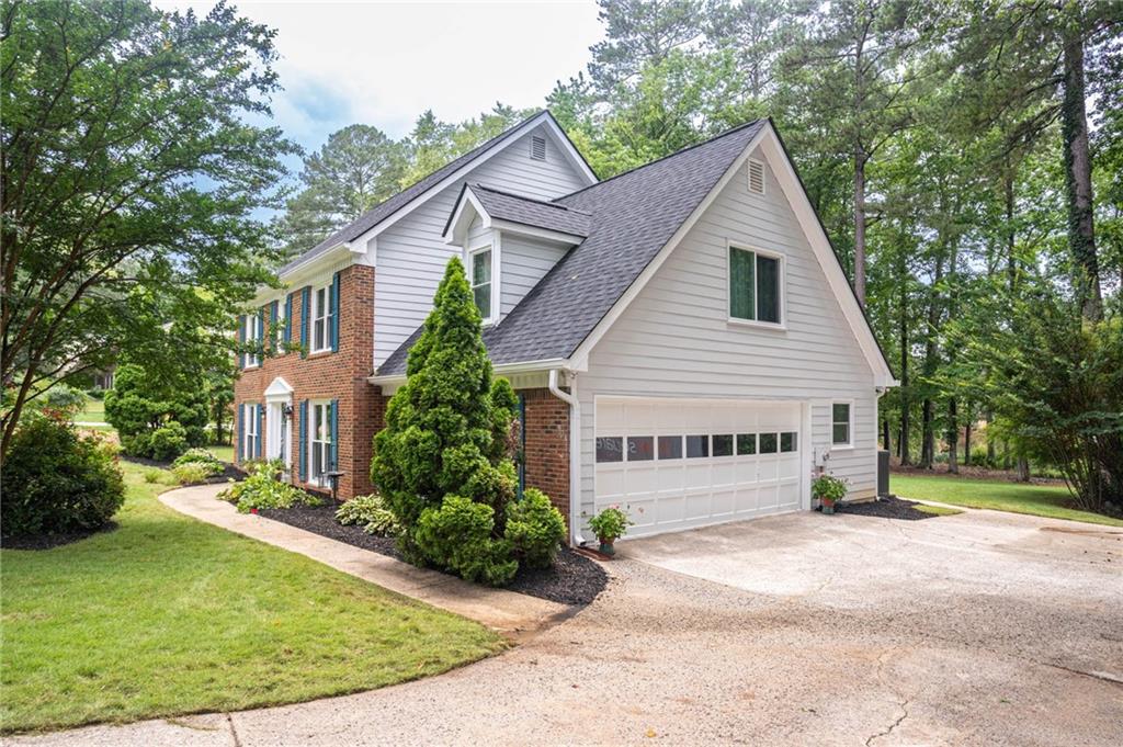 1587 Red Fox Run SW