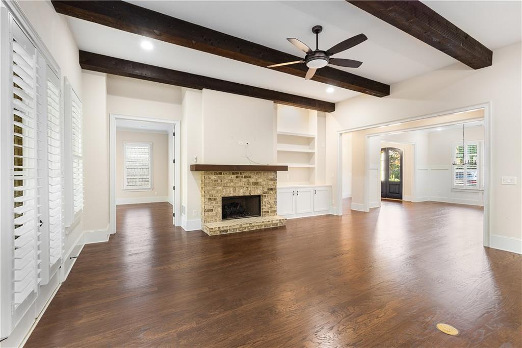 The Oaks on Woodlawn - Residential