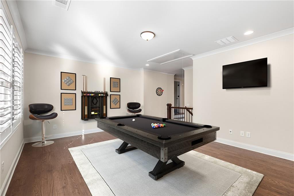 The Oaks on Woodlawn - Residential