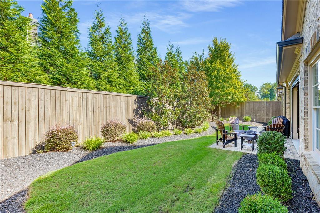 The Oaks on Woodlawn - Residential