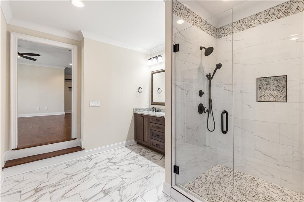 The Oaks on Woodlawn - Residential