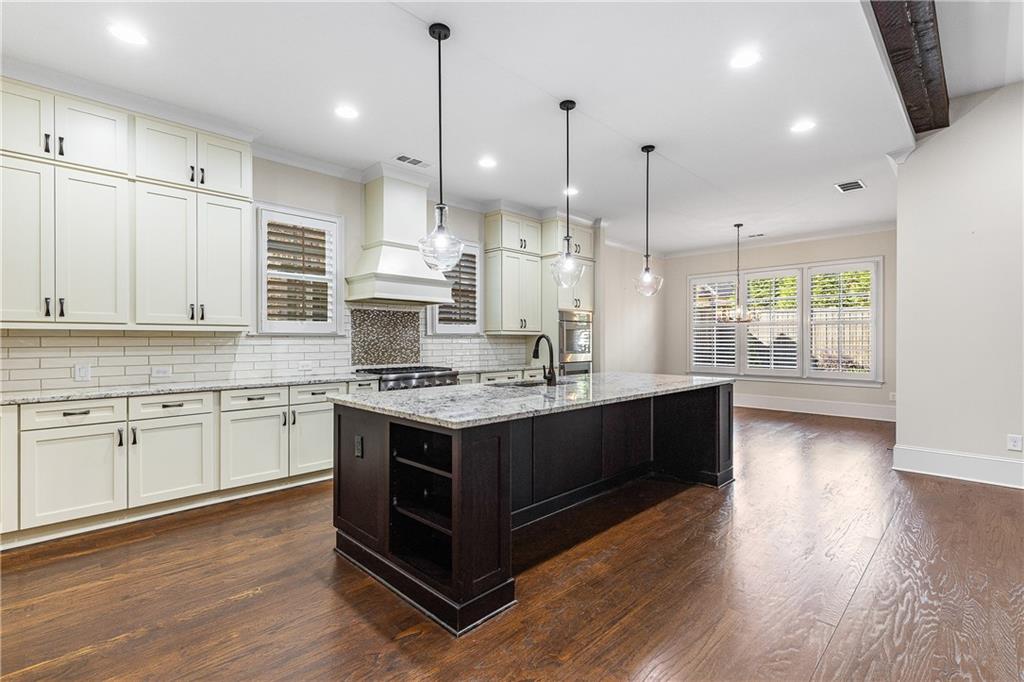 The Oaks on Woodlawn - Residential