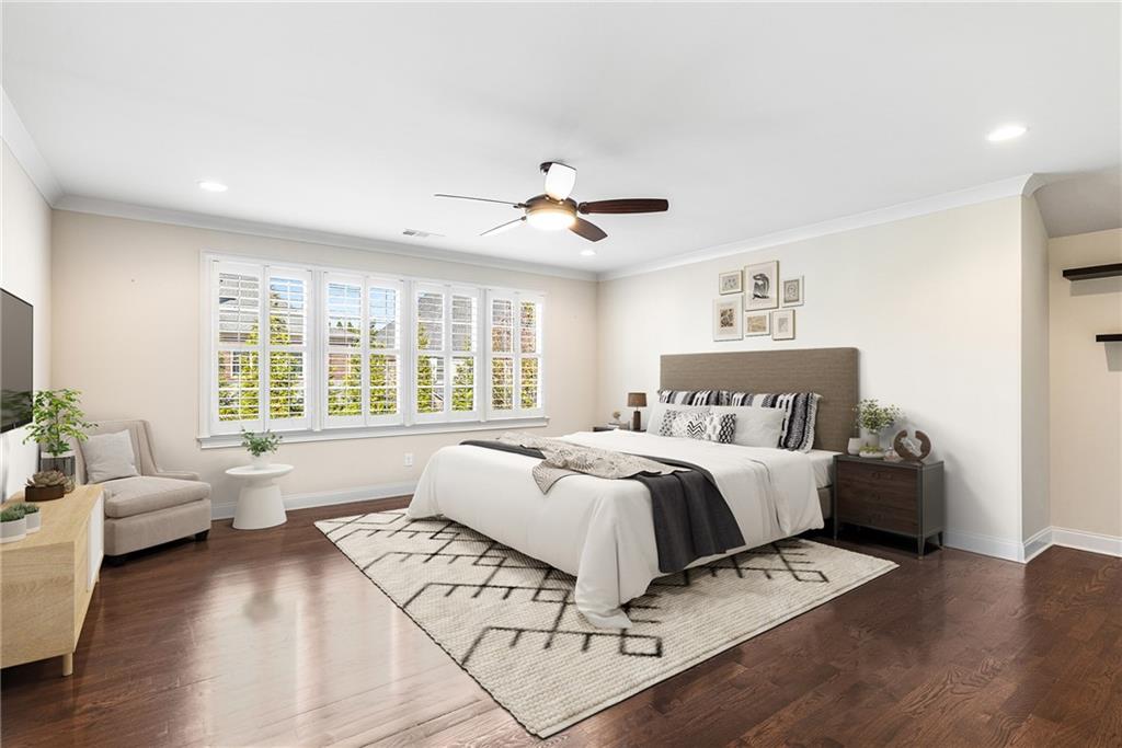 The Oaks on Woodlawn - Residential