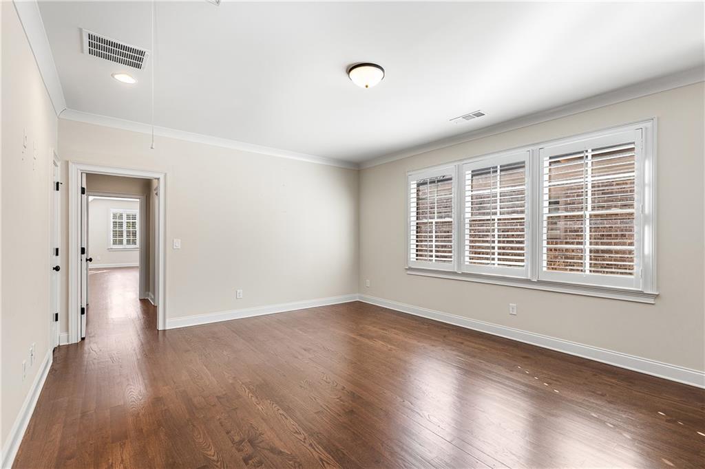 The Oaks on Woodlawn - Residential