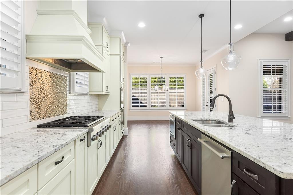 The Oaks on Woodlawn - Residential