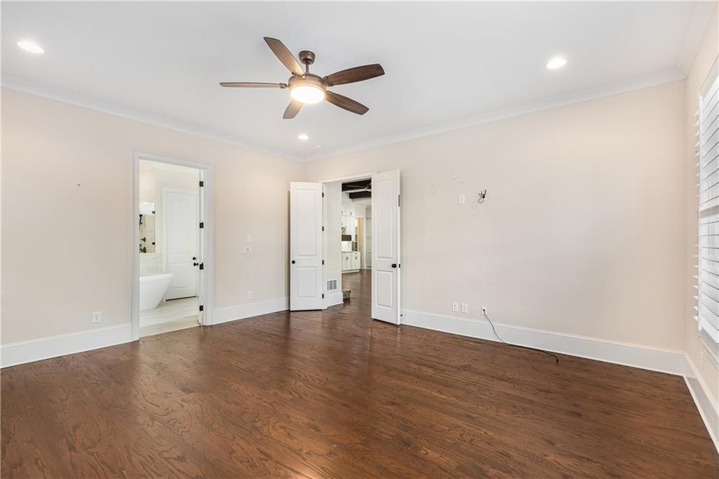 The Oaks on Woodlawn - Residential