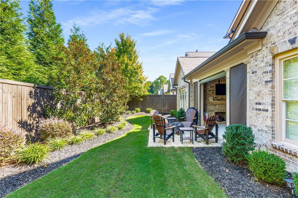 The Oaks on Woodlawn - Residential