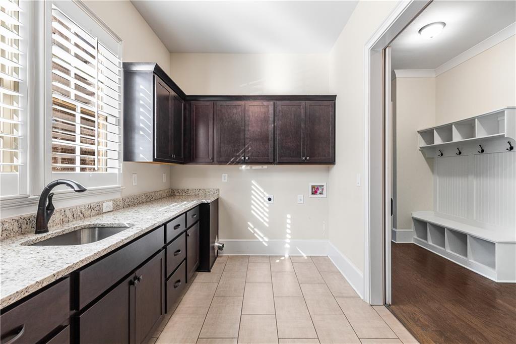 The Oaks on Woodlawn - Residential