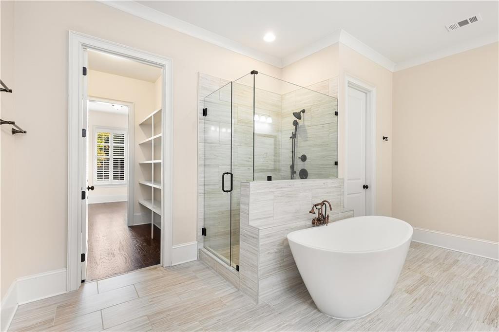 The Oaks on Woodlawn - Residential