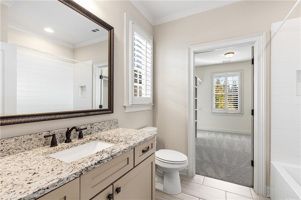 The Oaks on Woodlawn - Residential