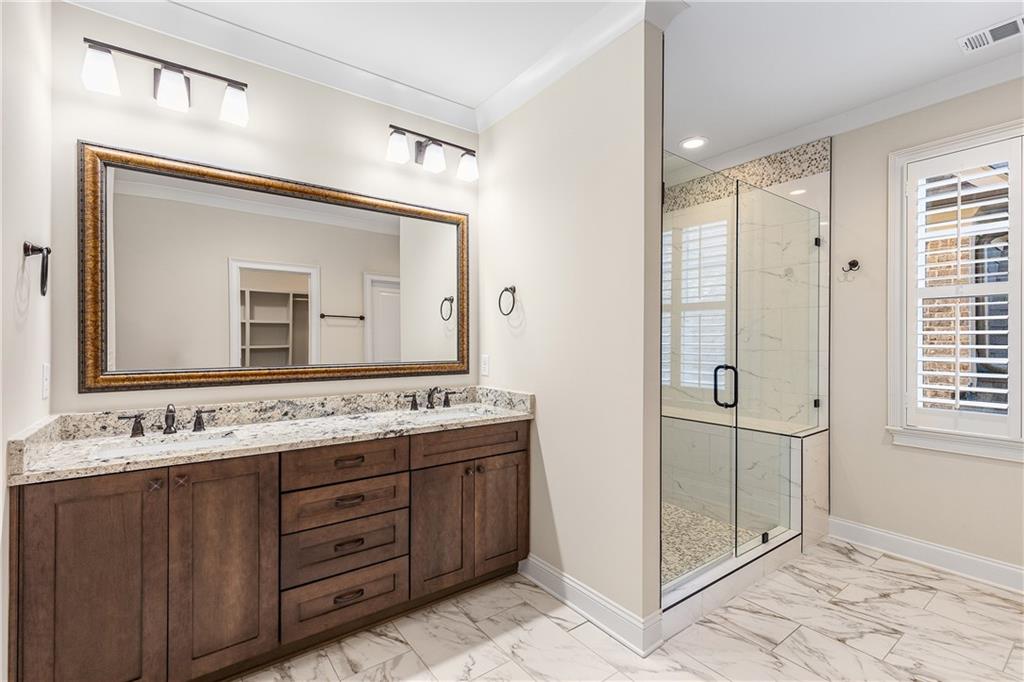 The Oaks on Woodlawn - Residential