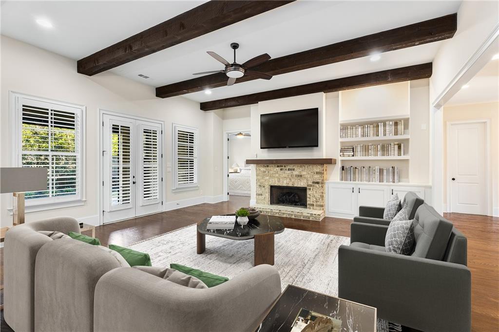 The Oaks on Woodlawn - Residential