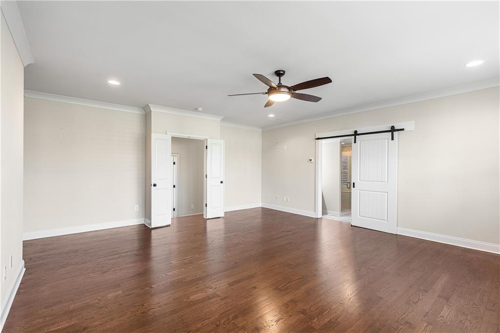 The Oaks on Woodlawn - Residential