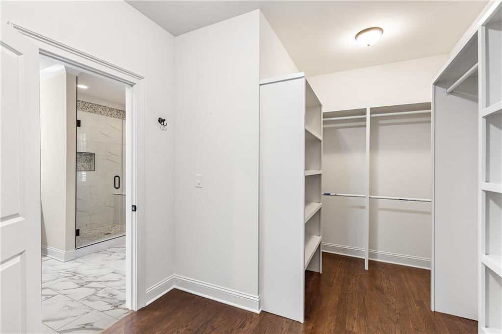 The Oaks on Woodlawn - Residential