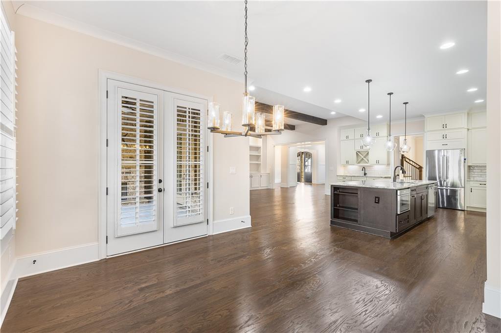 The Oaks on Woodlawn - Residential