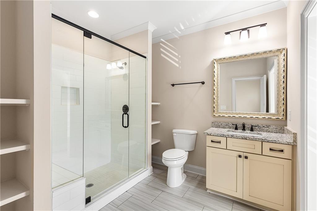 The Oaks on Woodlawn - Residential