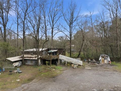 Homes For Sale - 272 Gordon Circle<br/> Mableton, GA 30126