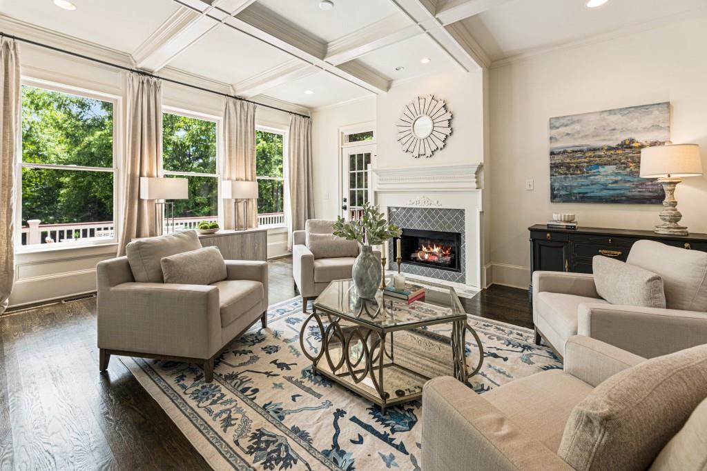 330 White Columns Court