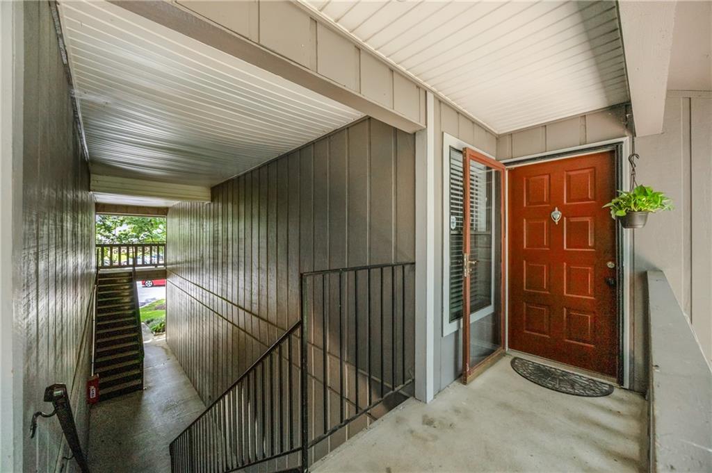3919 Woodridge Way