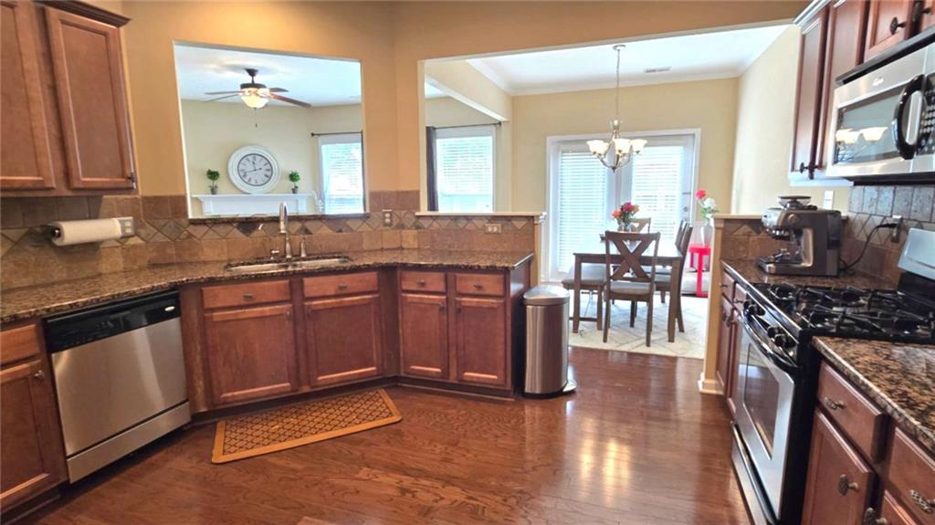 4860 Berkeley Glen Dr, Peachtree Corners, Georgia image 6