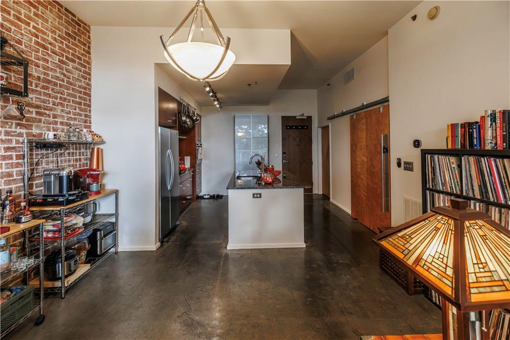 130 Arizona Avenue NE 305