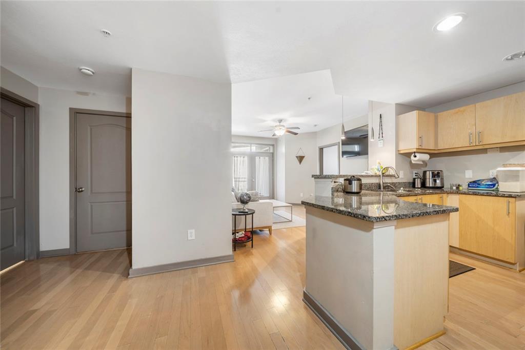 390 17th Street NW 5009