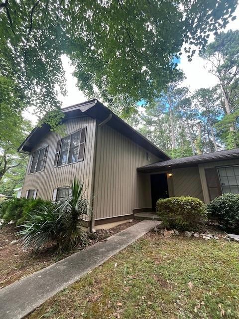 This charming split-level home features 4 bedrooms, 2.5 baths, and ample living space. Enjoy formal living and dining areas, an eat-in kitchen, and a family room with a built-in bar. Perfect for entertaining and family living. It is located close to schools, parks, and shopping.