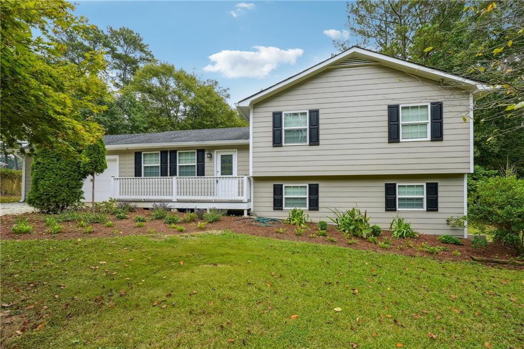 798 Bankshire Drive, Suwanee, Georgia image 2