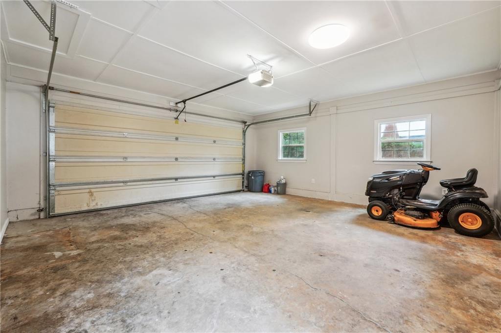 798 Bankshire Drive, Suwanee, Georgia image 16