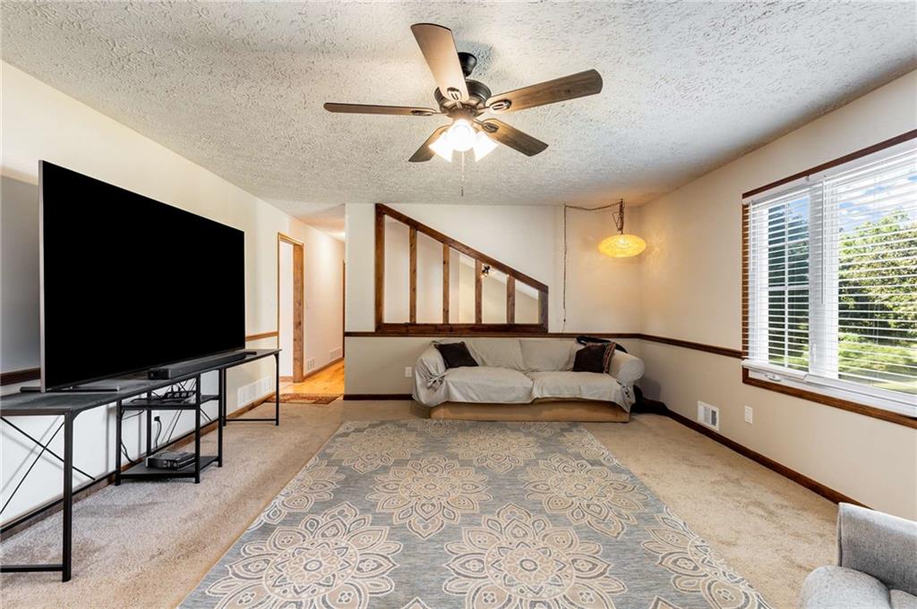 319 Hill Crest Circle