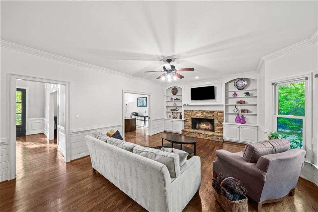 11950 Wildwood Springs Drive, Roswell, Georgia image 9