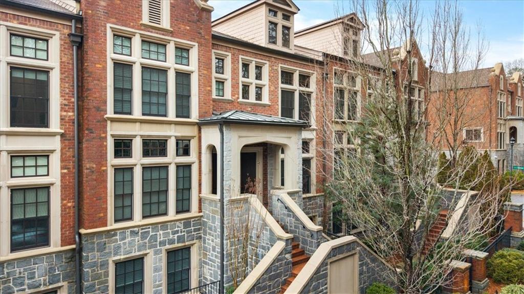 2916 Hermance Drive NE