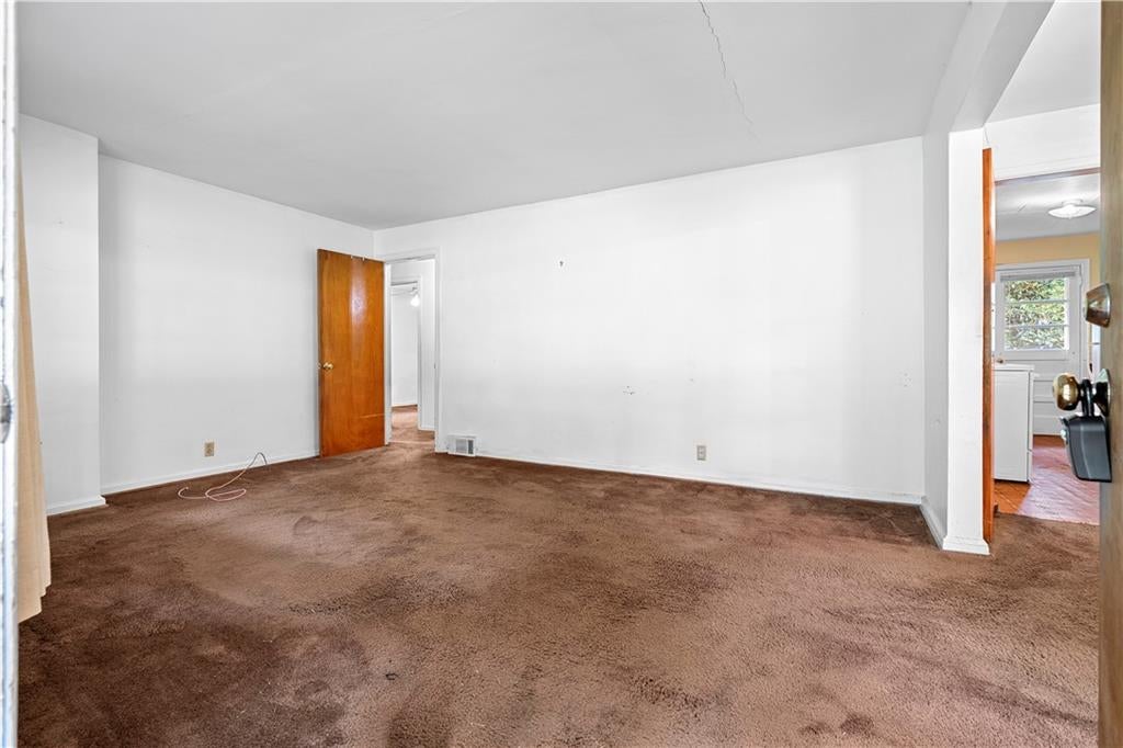 2592 Woodridge Drive