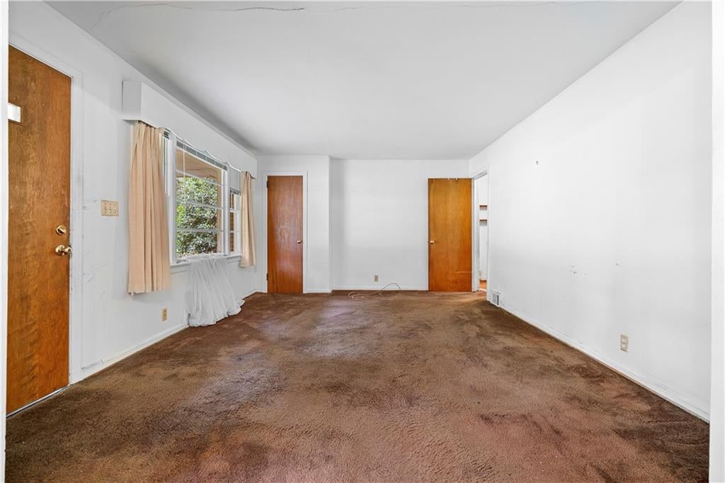 2592 Woodridge Drive