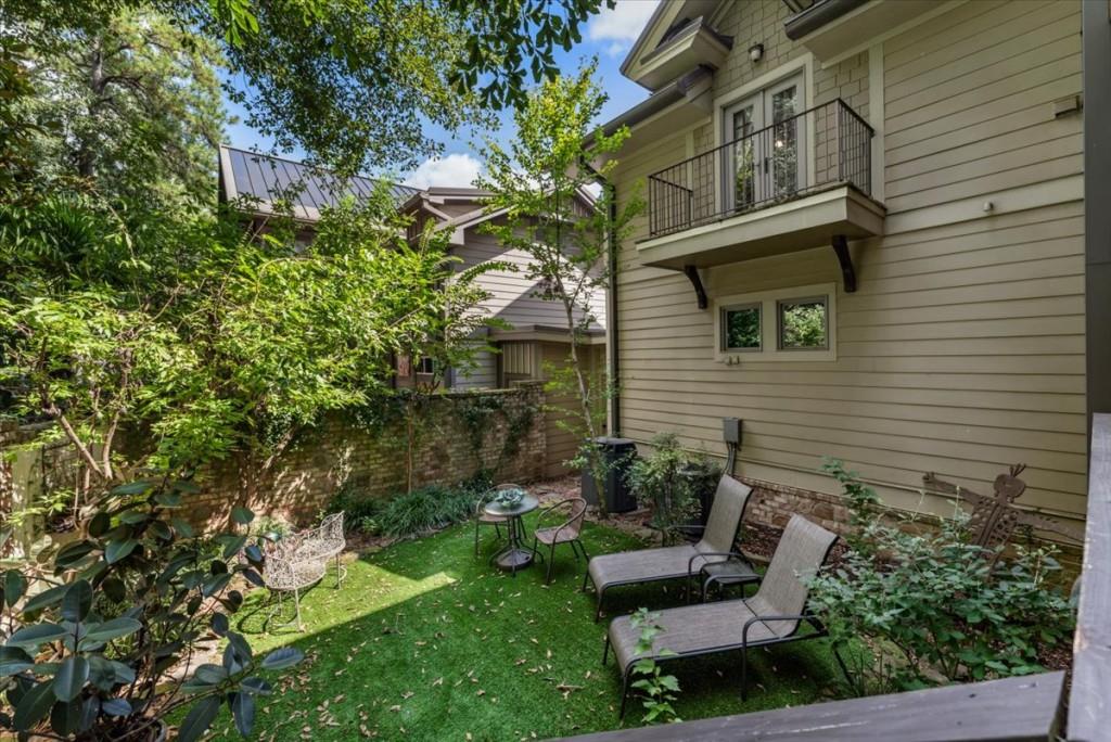 105 Weatherford Place