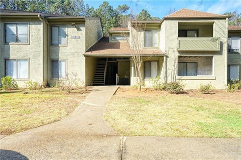 Condo For Sale - 221 Seasons Parkway<br/> Norcross, GA 30093