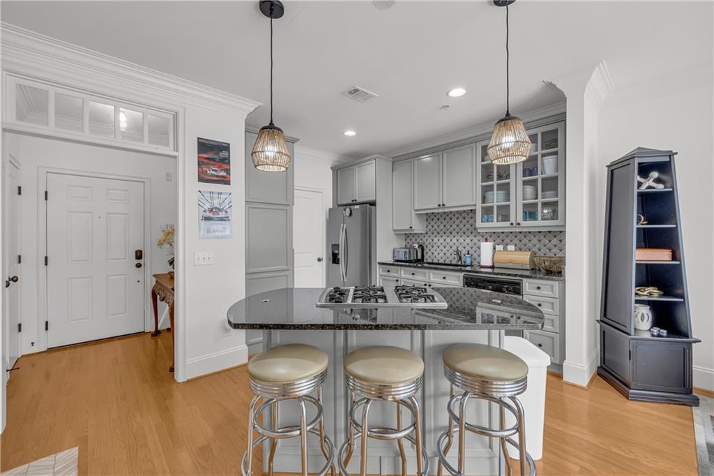 825 Highland Lane NE 1207