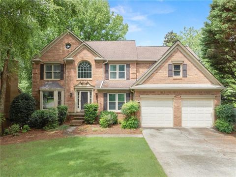Homes For Sale - 415 Fairford Lane<br/> Duluth, GA 30097