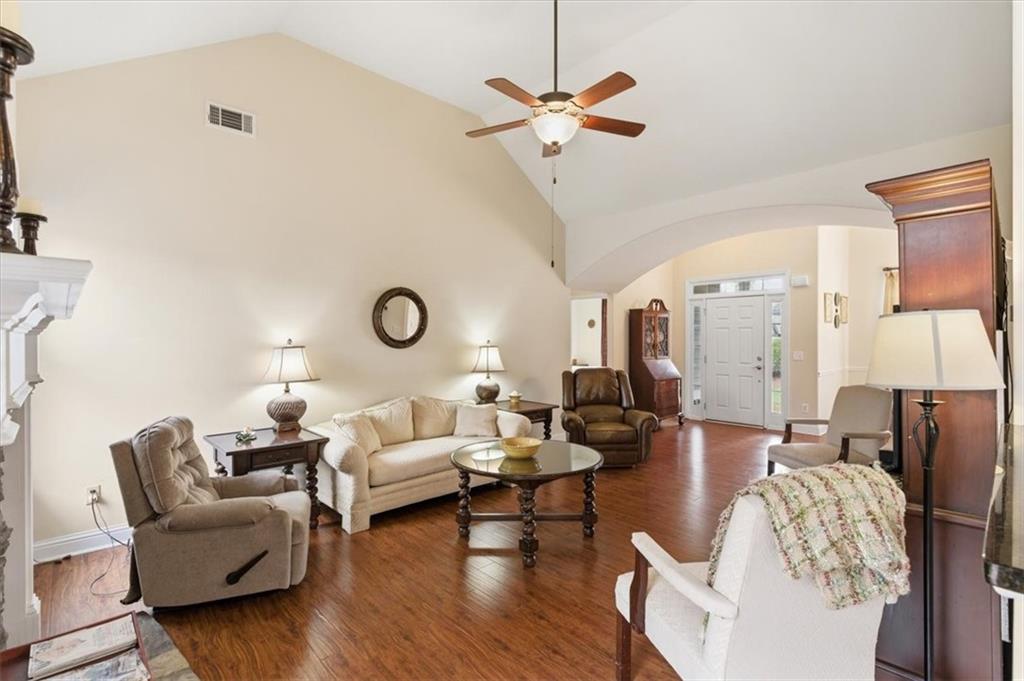 526 Oriole Farm Trail