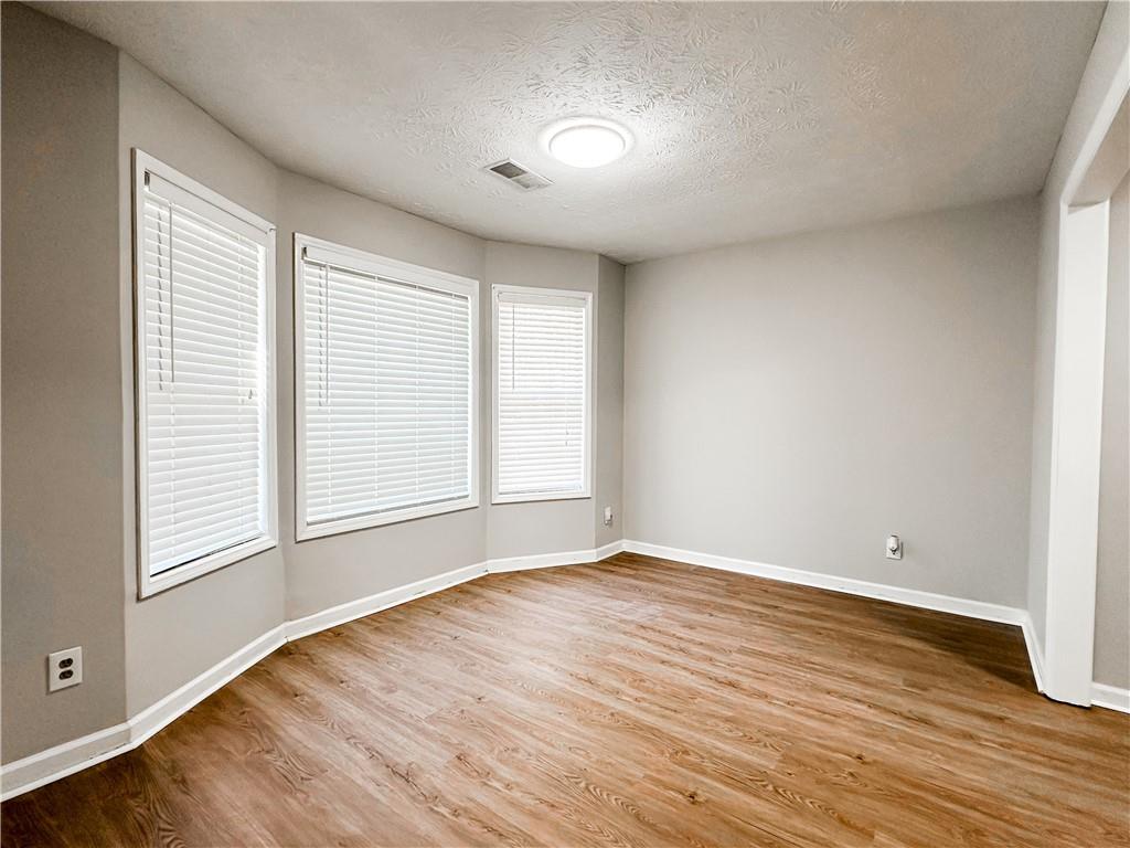 5142 Farm Place Drive NE