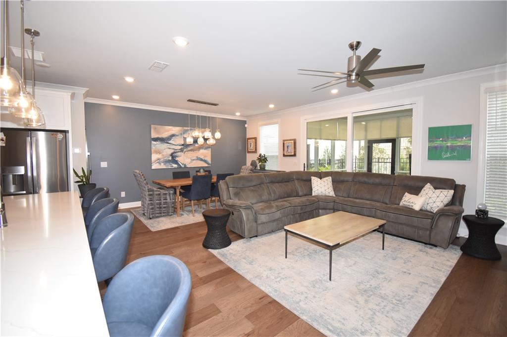 4944 Sealy Circle