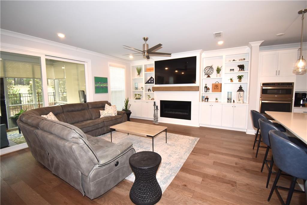 4944 Sealy Circle