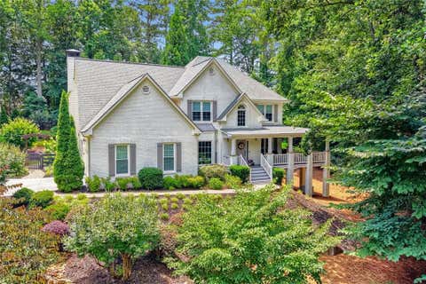 Homes For Sale - 165 Northern Oaks Court<br/> Alpharetta, GA 30004