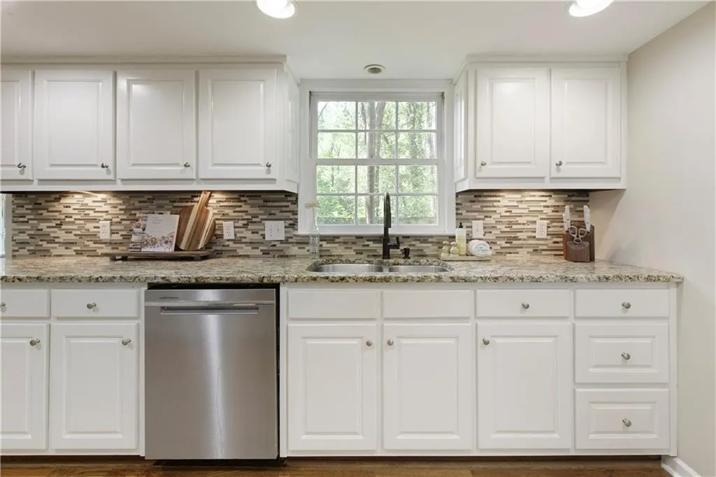 Atlanta, Georgia 30340, United States, 4 Bedrooms Bedrooms, ,3 BathroomsBathrooms,Residential,Active,136823