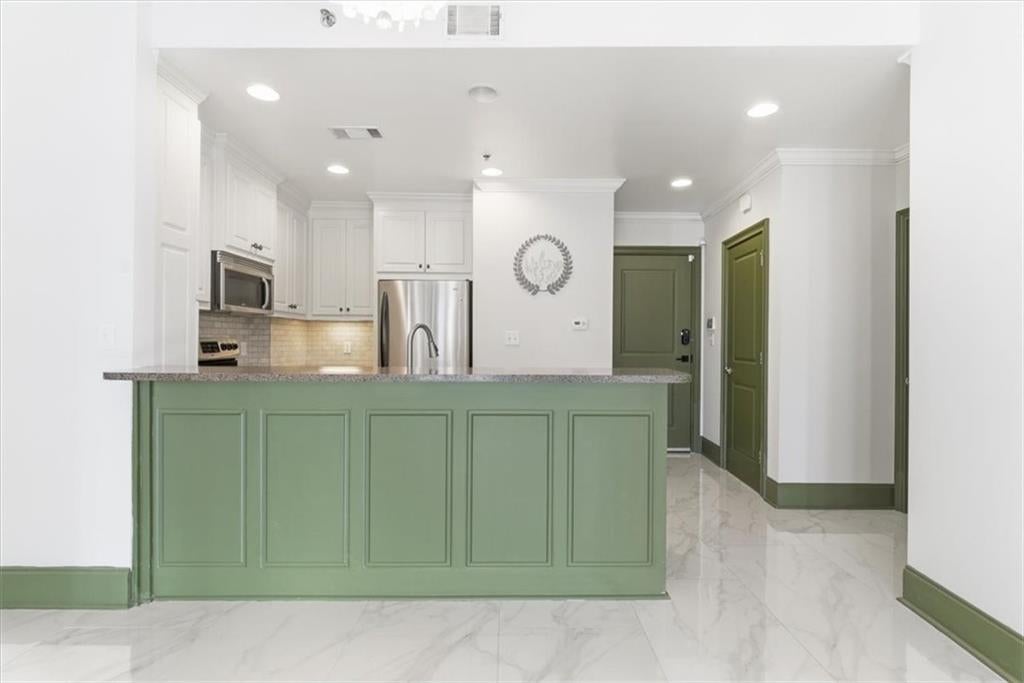 2255 Peachtree Road NE 521
