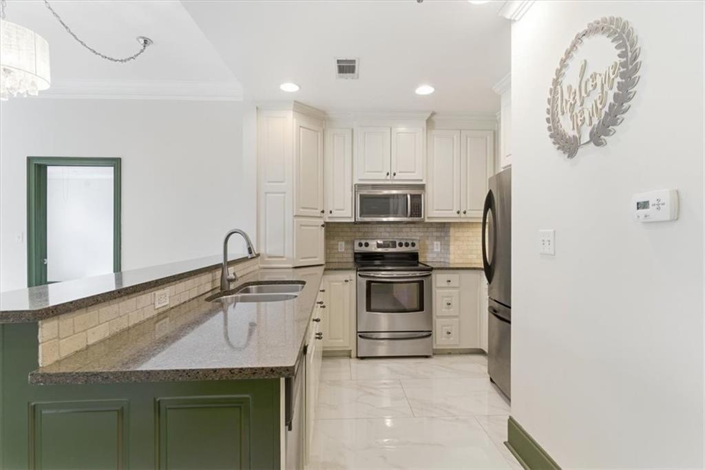 2255 Peachtree Road NE 521