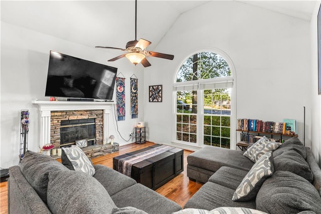 5056 Rodrick Trail
