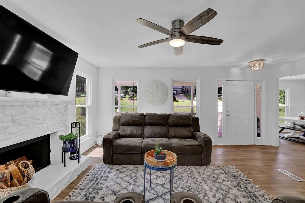 7155 Bannister Park Lane, Cumming, Georgia image 9