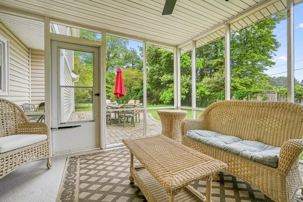 2801 Holly Oaks Drive, Marietta, Georgia image 9