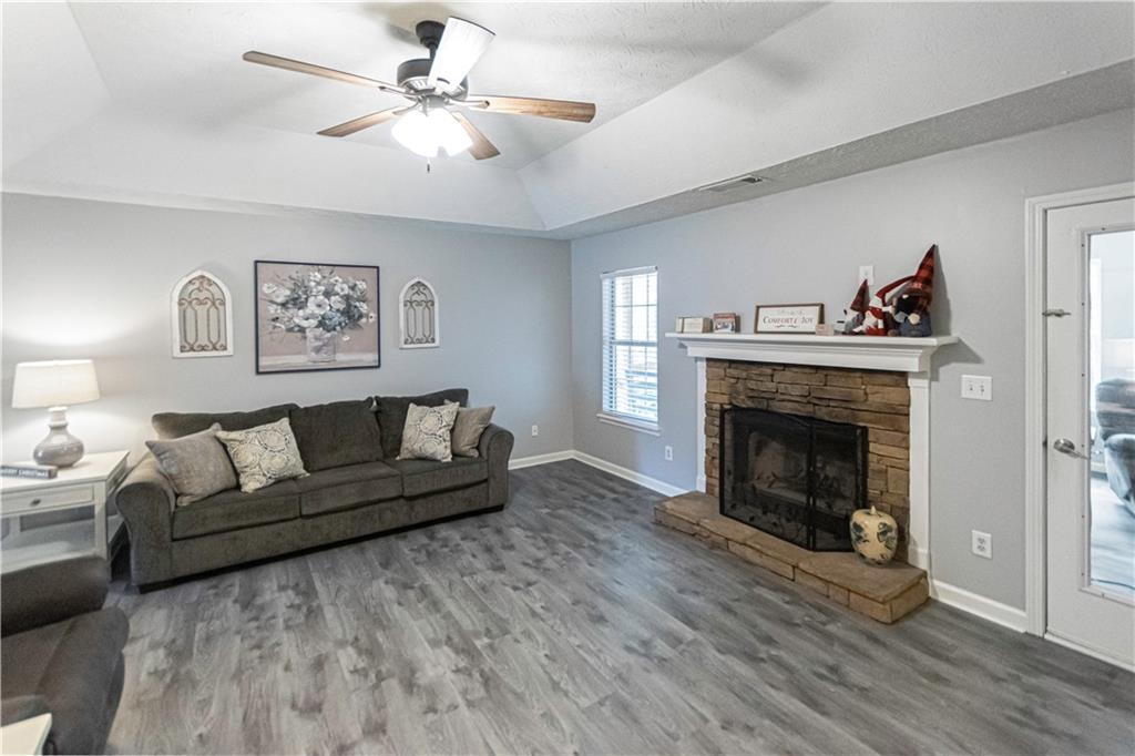3530 Cobblestone Way, Loganville, Georgia image 9